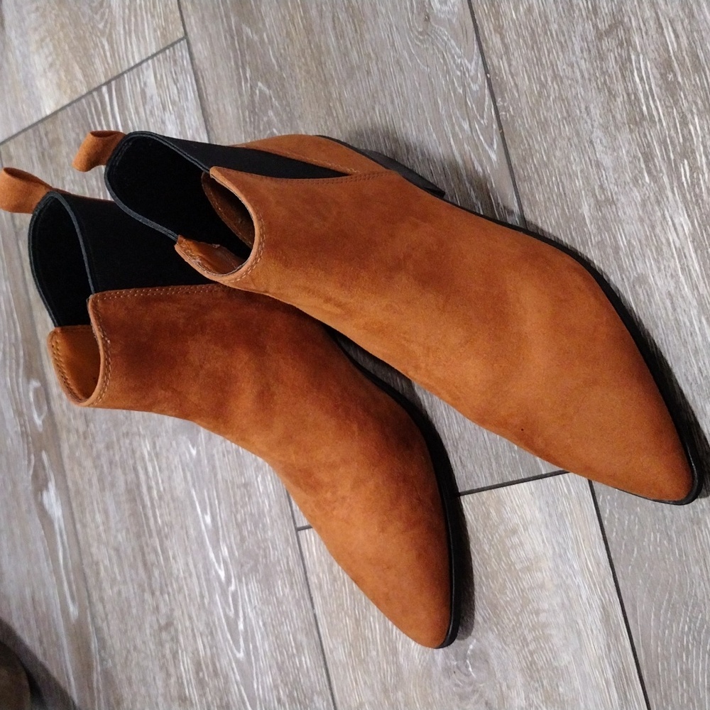 A New Day brown Chelsea boots. Size 7